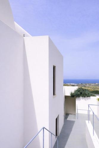 Earth Line Apartment