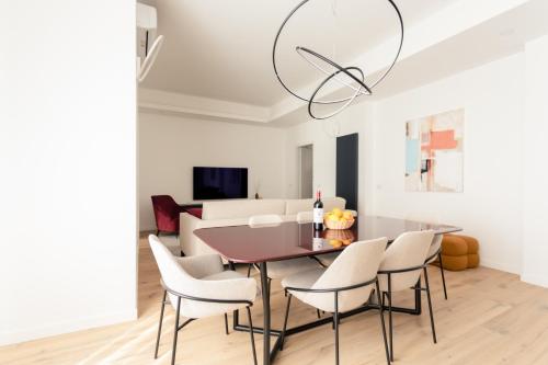Duomo Luxury - Leo Brothers - Fontana Street