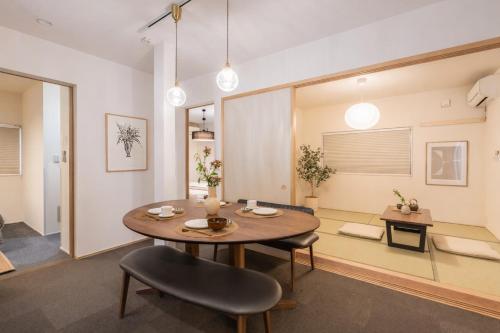 Osaka Large Family House 7 Bedrooms 2 Baths Free Parking