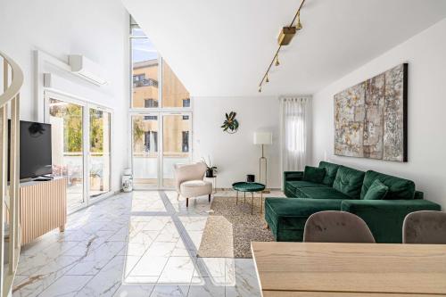 Modern, A C Duplex - 3BDR 6P - Cannes