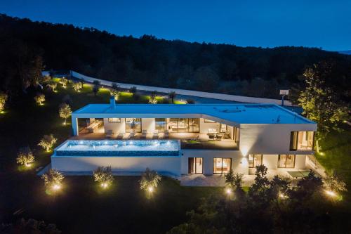 Luxury Villa Nicol Tireli - by Istrabook