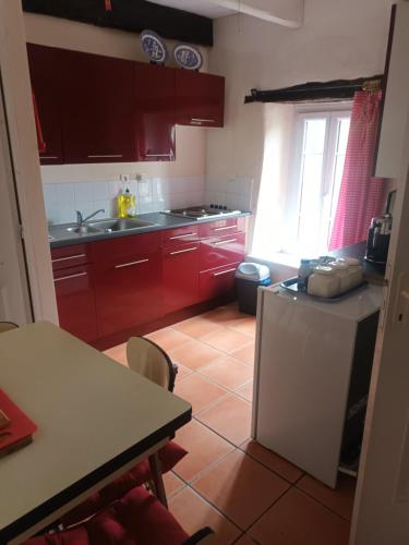 Kuhinja ili čajna kuhinja u objektu Happy Homes
