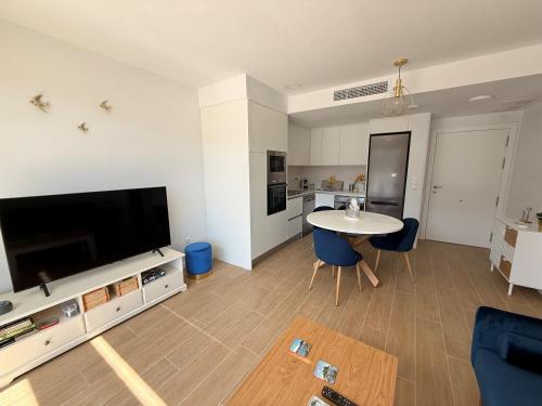 Marina Real III, 1 Dormitorio by Bookindenia
