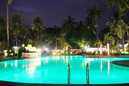 Poolen vid eller i närheten av Batangas Country Club