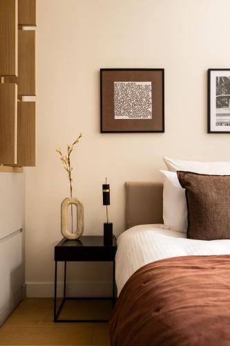 Classy Montaigne 2BR Suite 7P