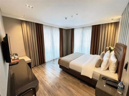 Junior Suite with Balcony