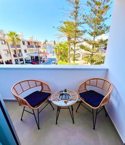 Foto Living Boutique Apartments Adults Only 1
