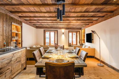 Maison du Roi Spacious Family Apartment in Chamonix Center photo 14