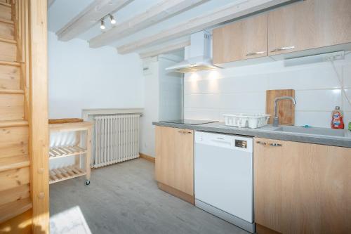 Kuhinja oz. manjša kuhinja v nastanitvi Chalet Koch