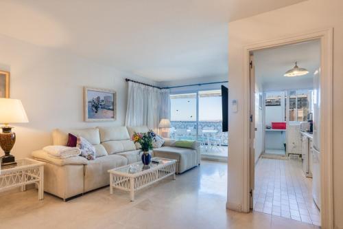Apartment with Swimming-pool photo 13