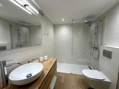 Apartment with Swimming-pool photo 19