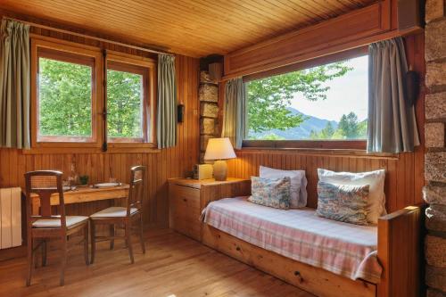 Petit Chalet Des Moussoux in Chamonix | Mont Blanc View & Garden - Happy Rentals photo 6