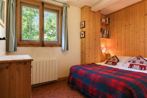 Petit Chalet Des Moussoux in Chamonix | Mont Blanc View & Garden - Happy Rentals photo 14