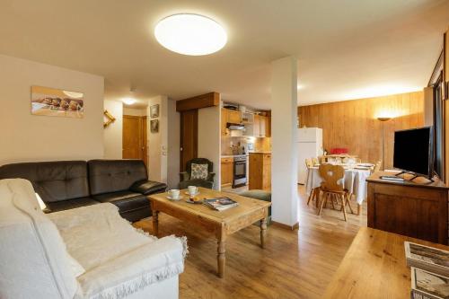 Residence Montana 3BR Argentière Ski Base + Parking + View for 6 - Happy Rentals