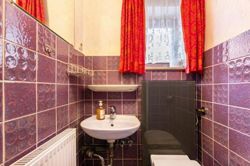 Bilik mandi di Schöne Monteurs Wohnung 6