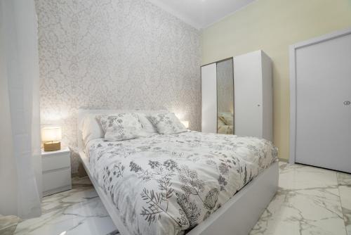 Bright Suite '44' Cosy And Central