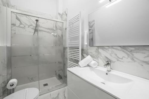 Bright Suite '44' Cosy And Central