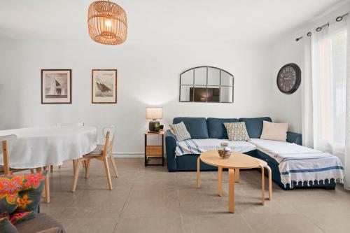 En eller flere senge i et værelse på Villa Cogolin