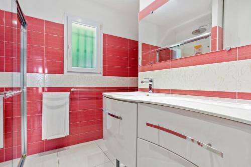 Phòng tắm tại Villa Les Brés