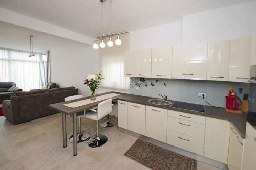 Apartment with Pool in Porec-Istrien 54580
