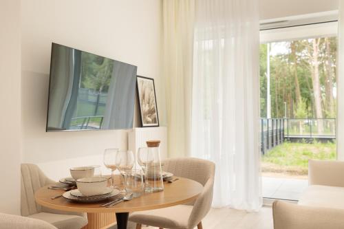 Sky Garden apartament z prywatnym ogrodem i tarasem, oddzielna sypialnia, pokój dzienny z aneksem kuchennym, Blisko plaży