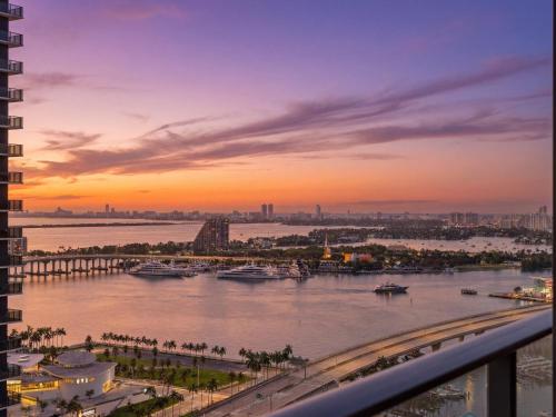Brickell Bay View photo 27