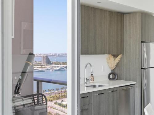 Brickell Bay View photo 30