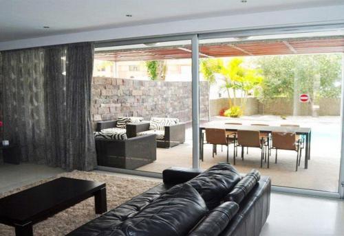 New 5-bedroom Villa Del Duque Beach