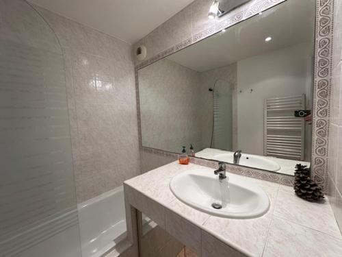 Parc Exflora with Parking, 2BR Apartment photo 4