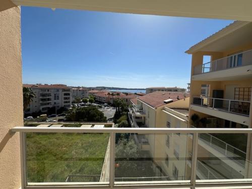 Parc Exflora with Parking, 2BR Apartment photo 7