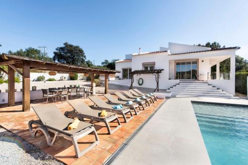Lovely Vacation Villa In Loulé