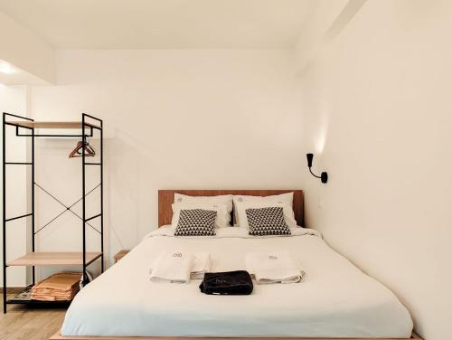 Sleek Studio in Voula Center