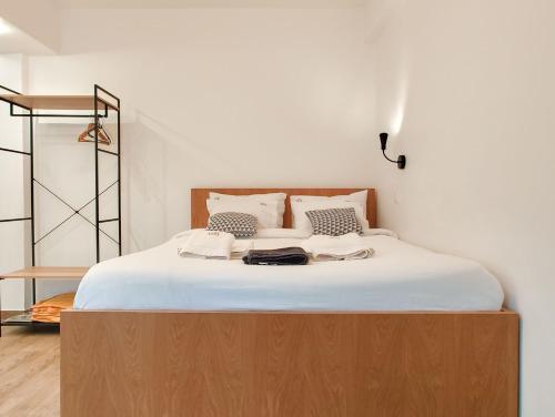 Sleek Studio in Voula Center