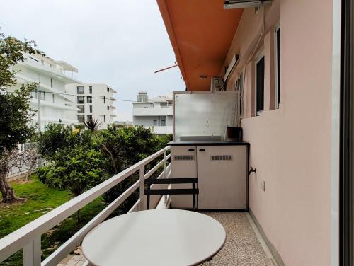 Sleek Studio in Voula Center