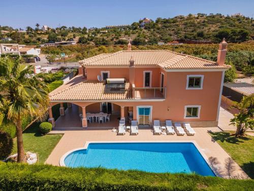 Villa Hunês