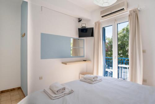 Livadia Seaside Studios 10