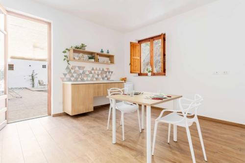 Travel Rooms - Arenella Holidays