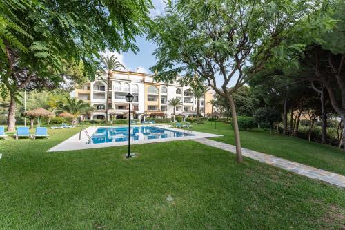 Beautiful frontline apartment