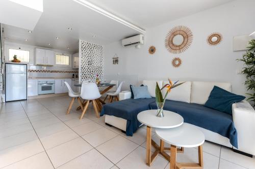 Sea Front Beach House Macarena D