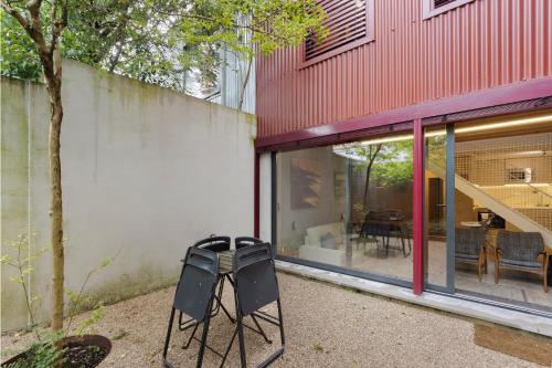 Orange Apartments A