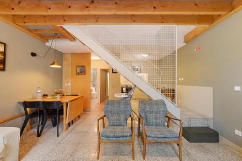 Orange Apartments A