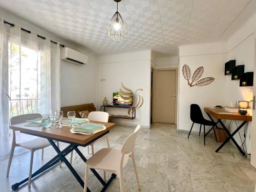 Le Petit Nid Azuré Studio AC balcony private parking