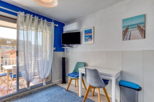 Studio climatisé avec terrasse