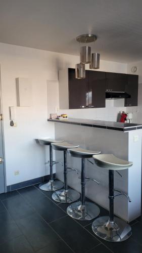 Grand studio avec ascenseur, parking et terrasse