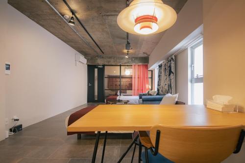 Horie Entire Japanese modern apt by Shinsaibashi