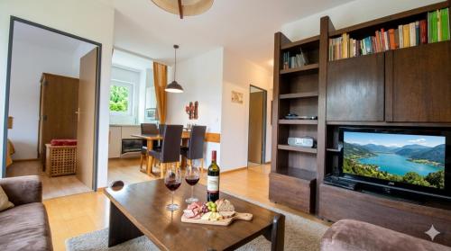 WOLFGANG Haus KMB Seeappartement Ossiacher See, Hallenbad, Skiarena Gerlitzen