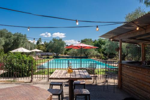 Piscina a Chalet Sardane o a prop