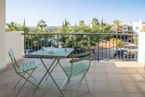 Family 3br Townhouse w pool Terrace