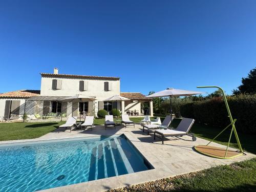 Piscina a Bastide la Melonnerie o a prop