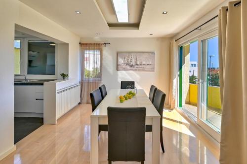 Oscar apartments with shared pool